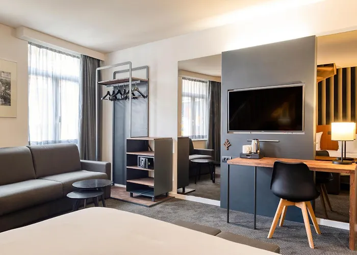 Aris Grand Place Hotel